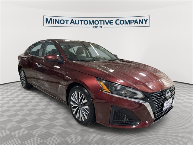 2023 Nissan Altima SV's photo