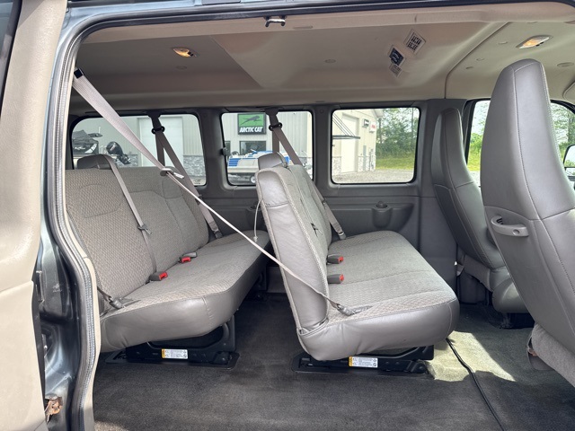 2017 Chevrolet Express Passenger 2500 LS photo 20