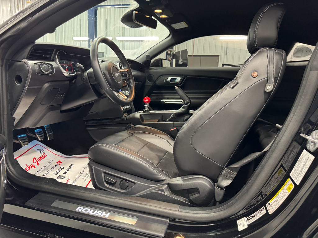 2022 Ford Mustang GT Premium photo 3