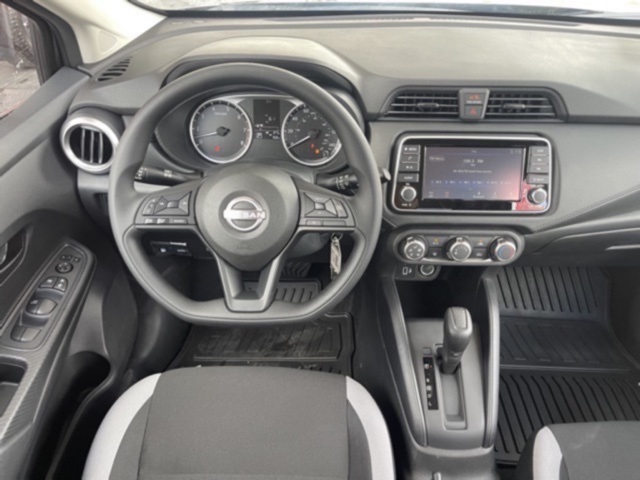 2025 Nissan Versa 1.6 S photo 14