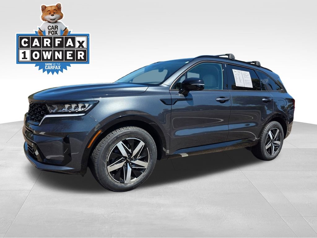 2022 Kia Sorento S photo 2
