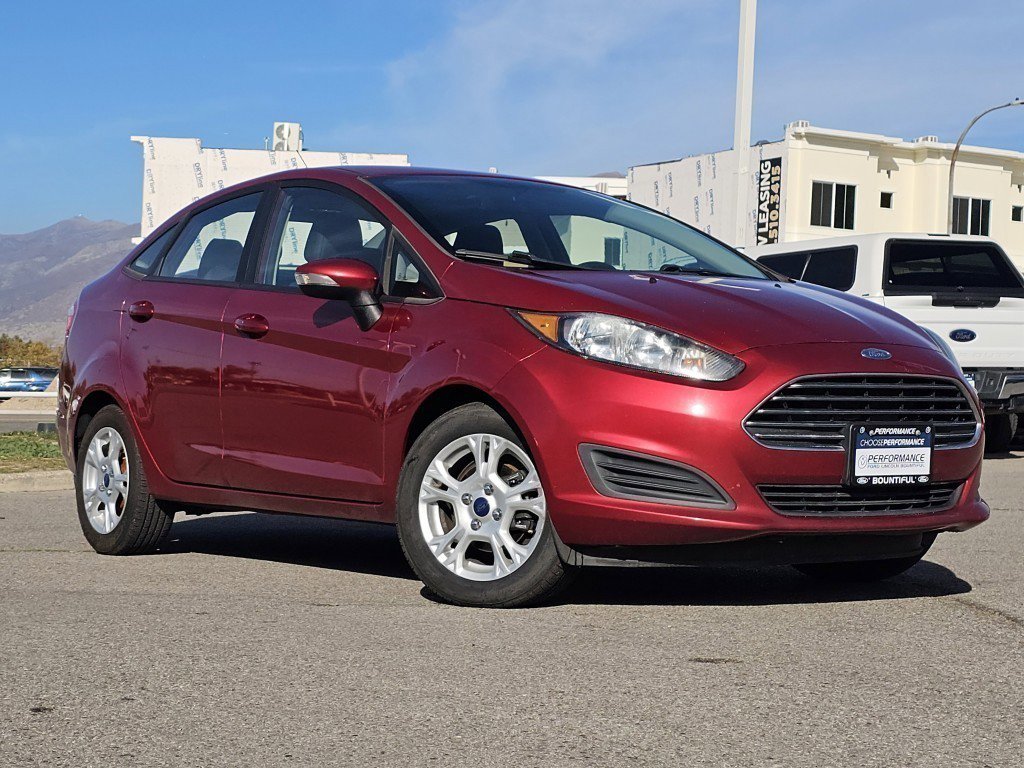 2016 Ford Fiesta SE photo 2