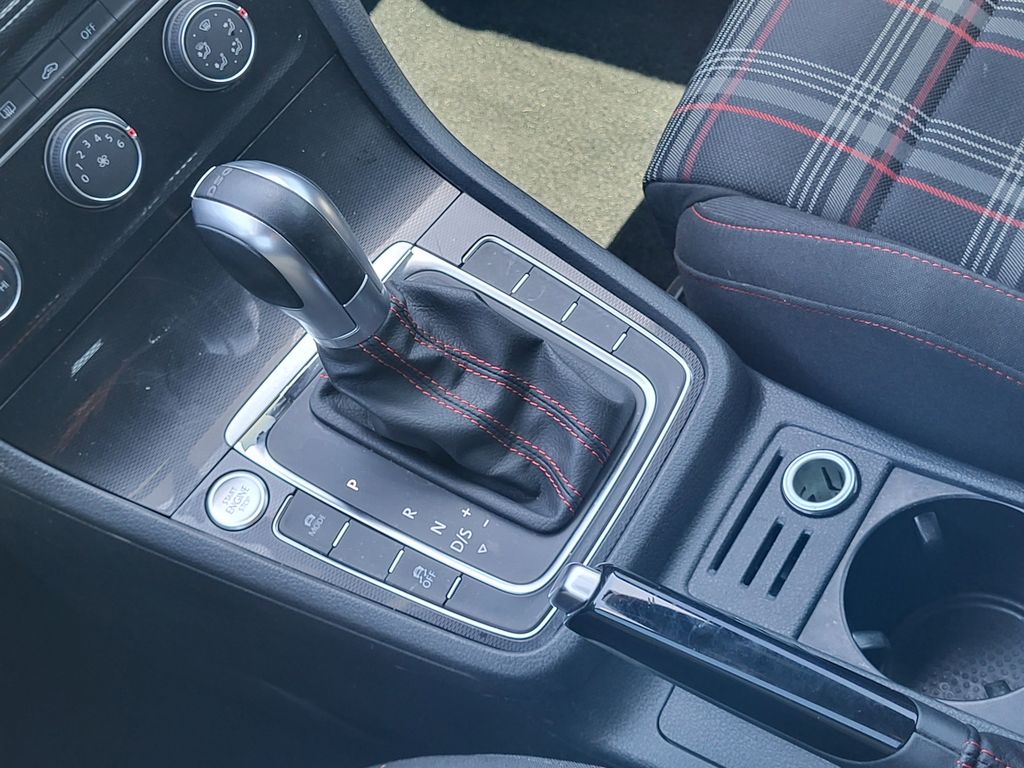 2017 Volkswagen Golf GTI S photo 17