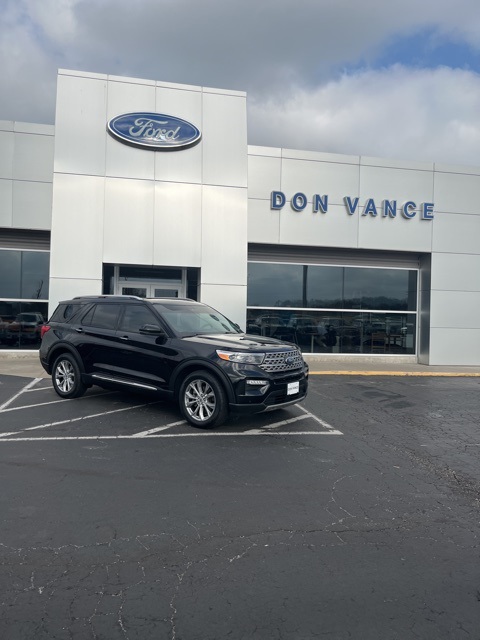 2023 Ford Explorer Limited's photo
