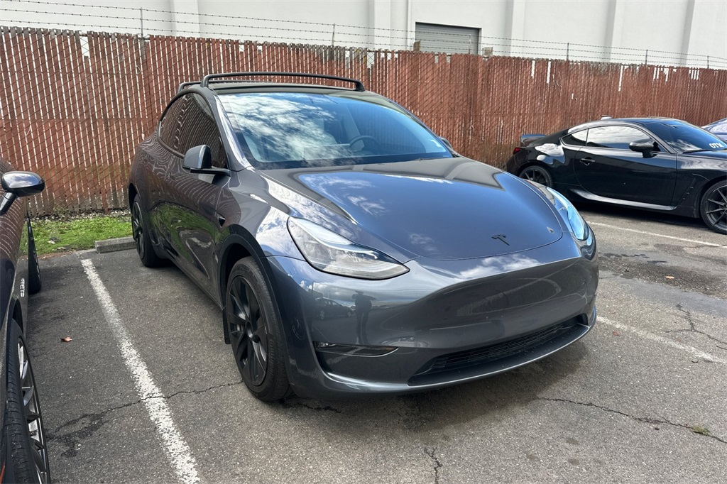 2023 Tesla Model Y Long Range photo 2