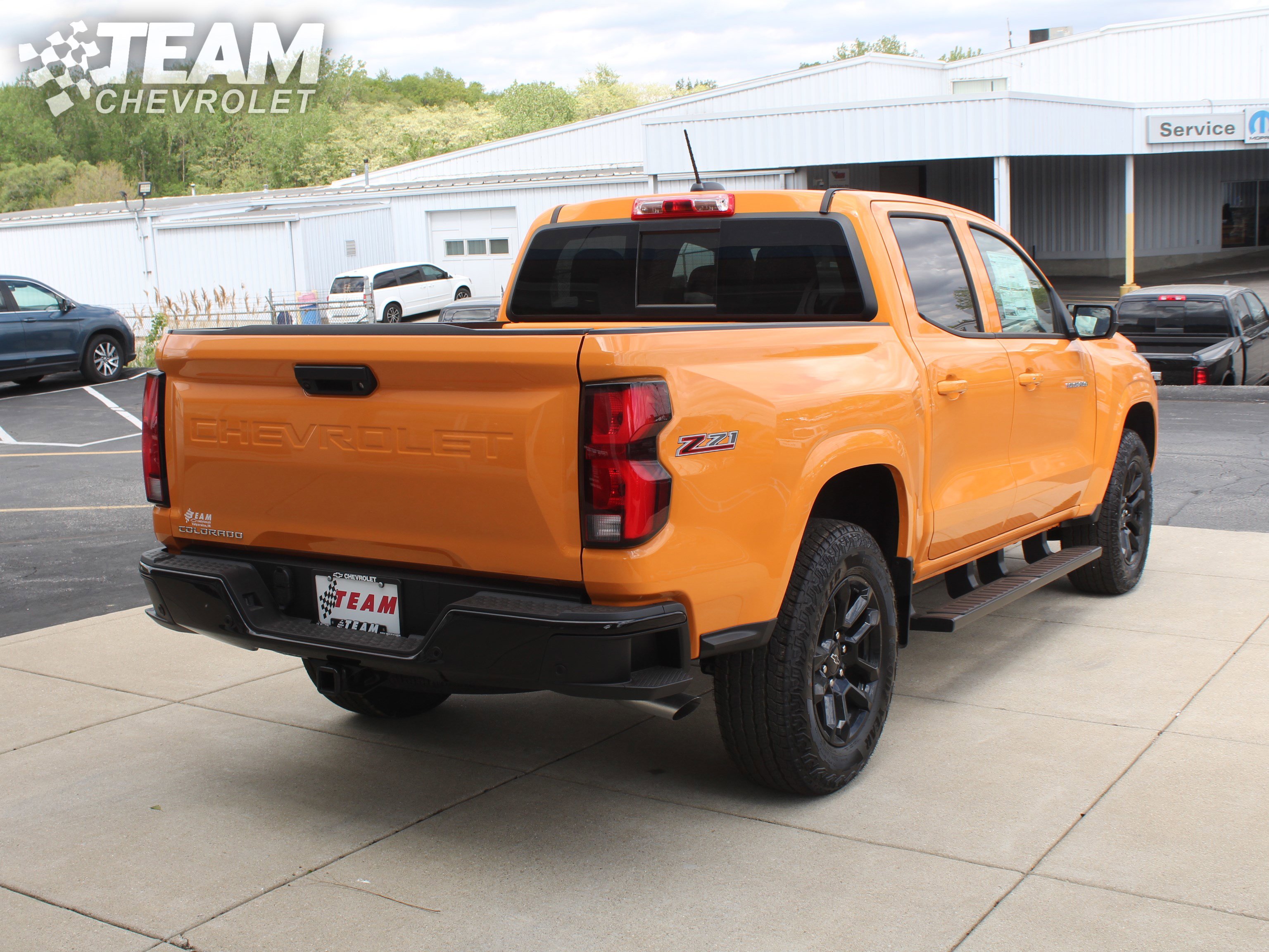 2025 Chevrolet Colorado Z71 photo 2
