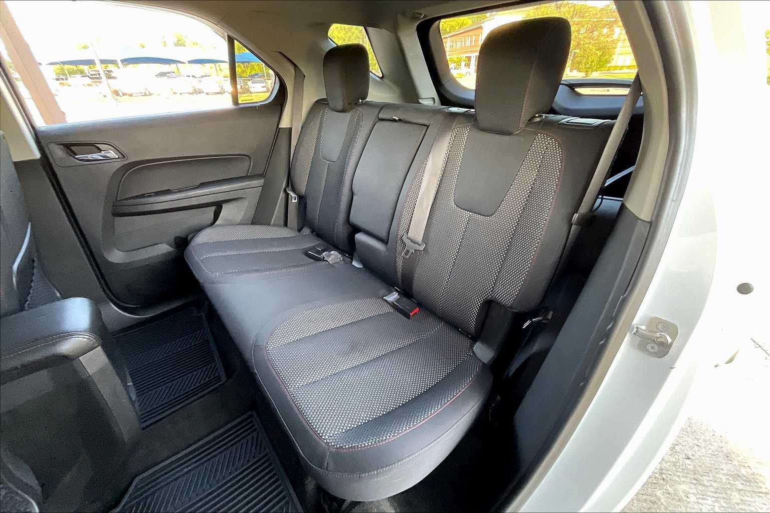 2017 Chevrolet Equinox LT photo 20