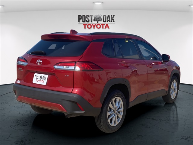 2023 Toyota Corolla Cross LE photo 6