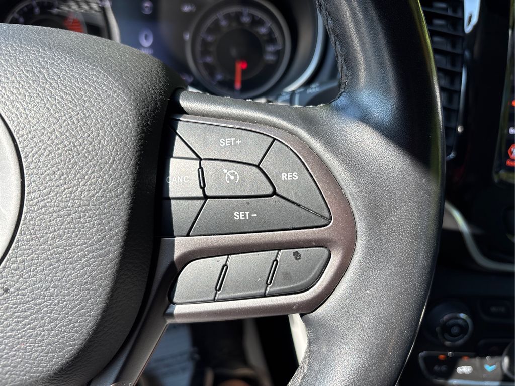 2019 Jeep Cherokee Limited photo 23