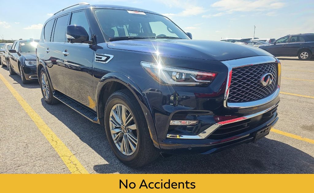 2022 Infiniti QX80 Luxe photo 3