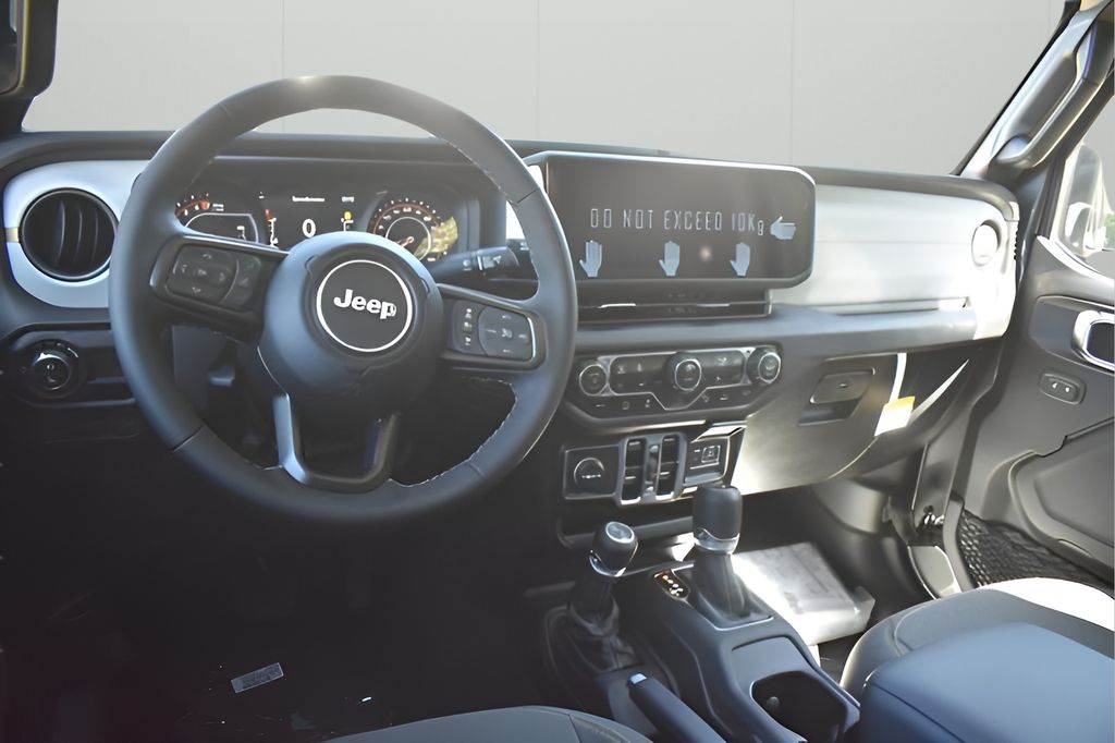 2025 Jeep Gladiator Sport S photo 13