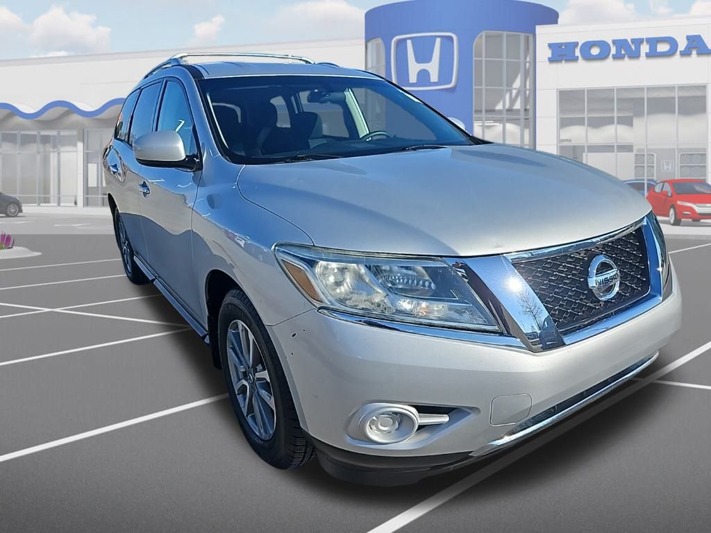 2016 Nissan Pathfinder S's photo
