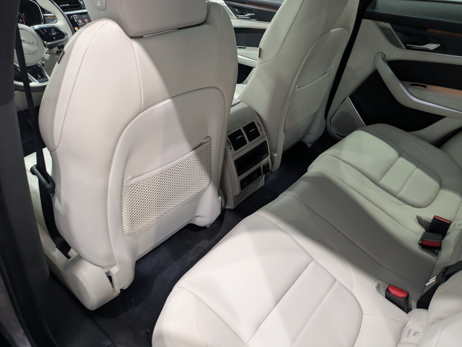 2026 Jaguar F-PACE P250 R-Dynamic S photo 10