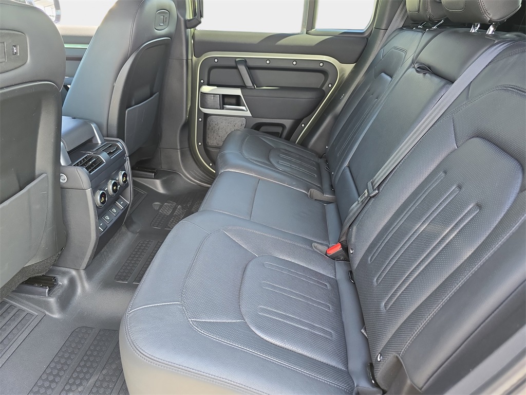 2022 Land Rover Defender 110 S photo 14