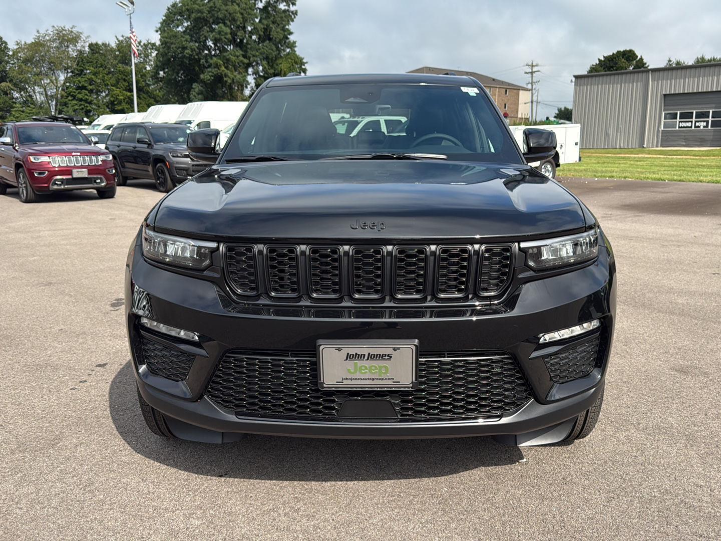 2025 Jeep Grand Cherokee Limited photo 13
