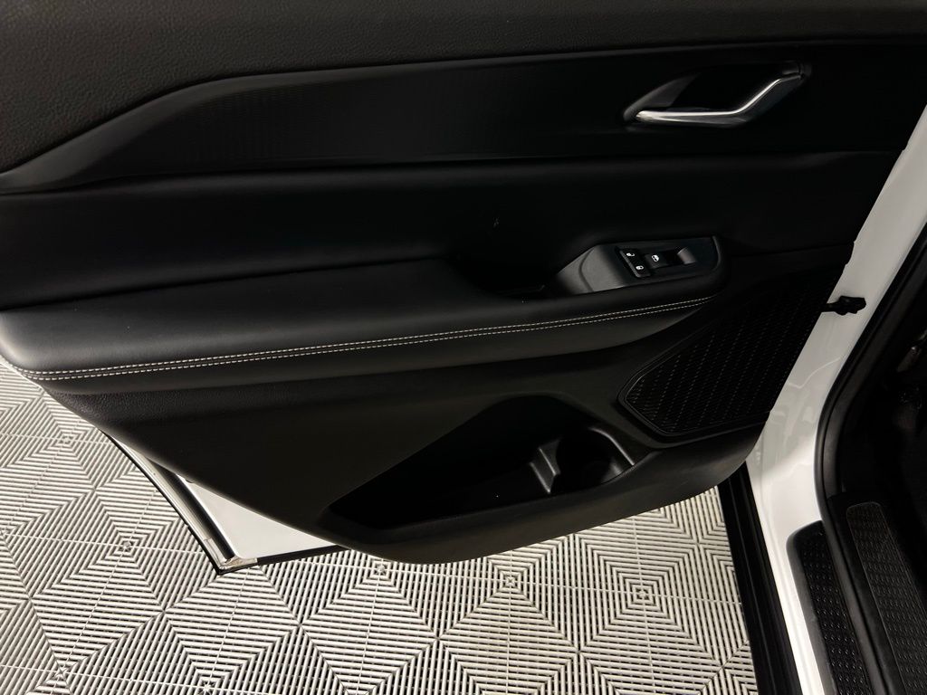 2024 Jeep Grand Cherokee Altitude photo 18
