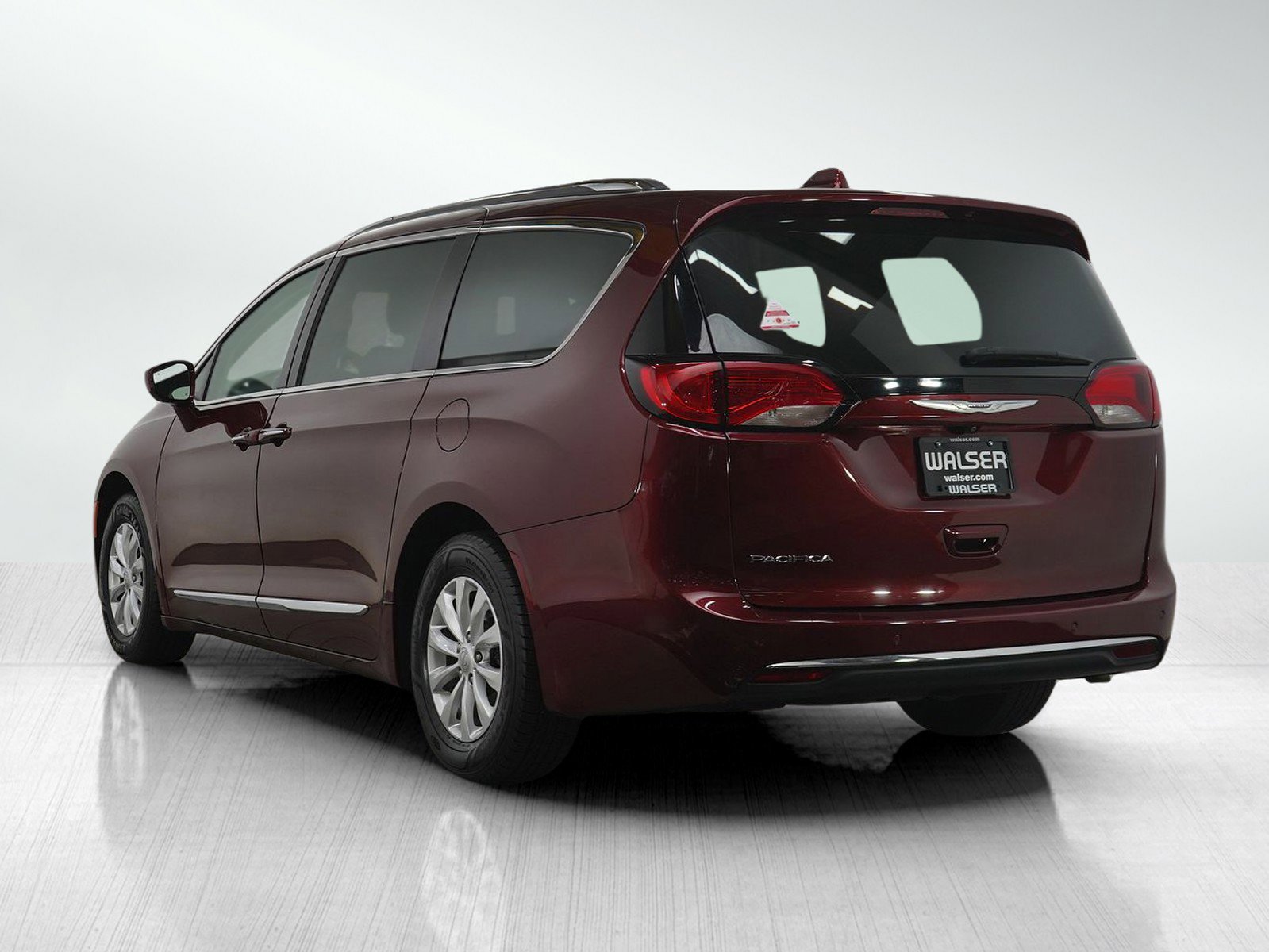 2019 Chrysler Pacifica Touring L photo 3