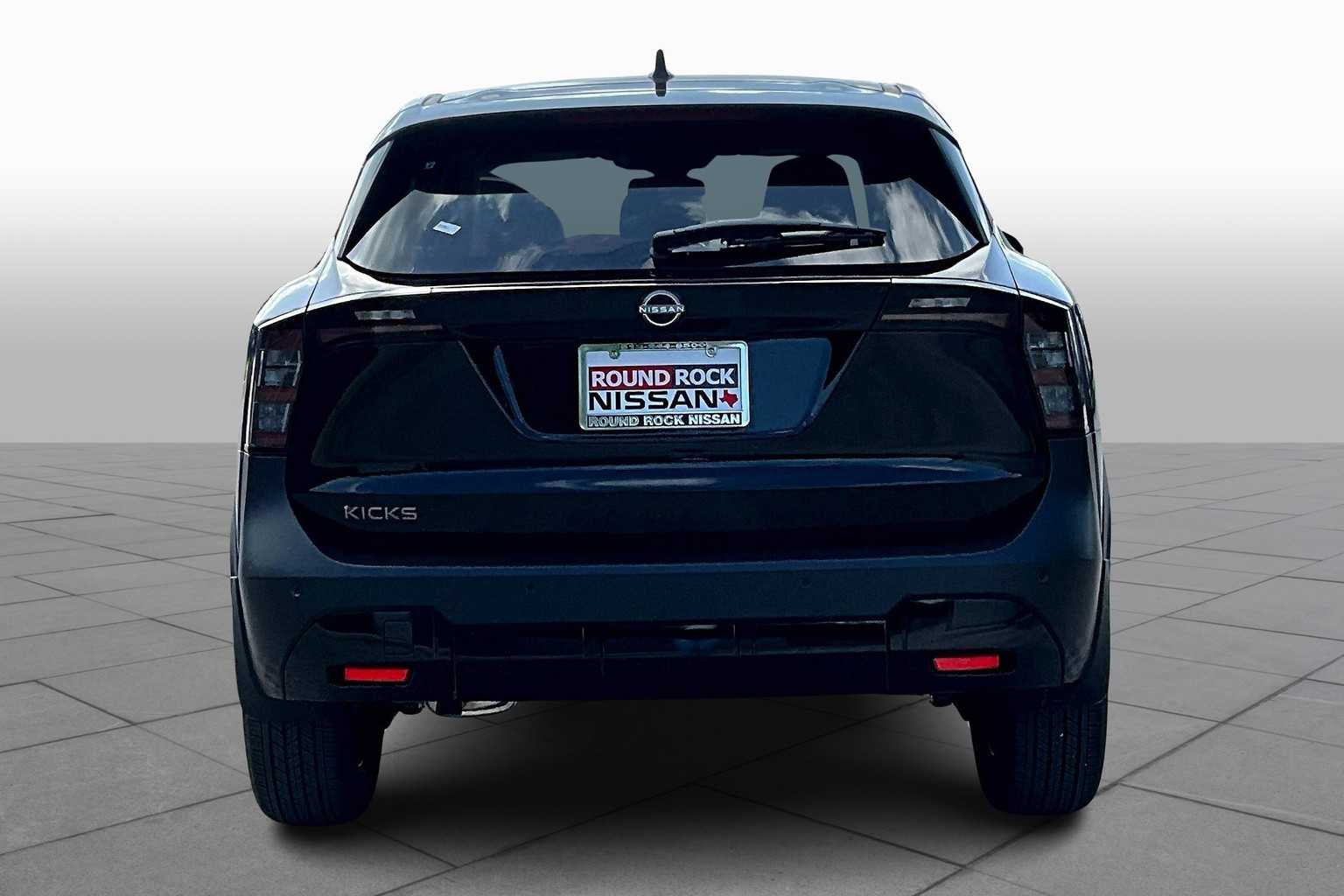 2025 Nissan Kicks SV photo 3