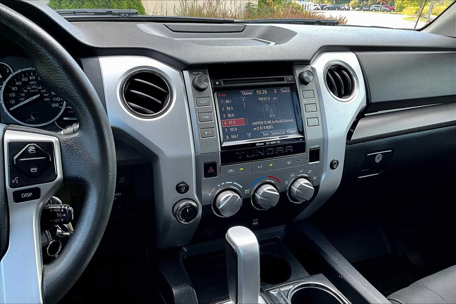 2017 Toyota Tundra SR5 photo 6