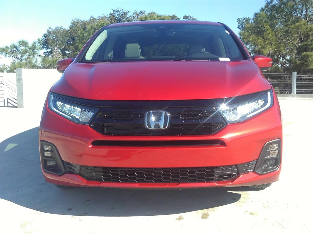 2026 Honda Odyssey Touring photo 2