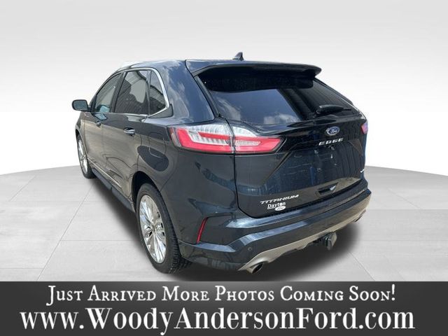 2022 Ford Edge Titanium photo 3