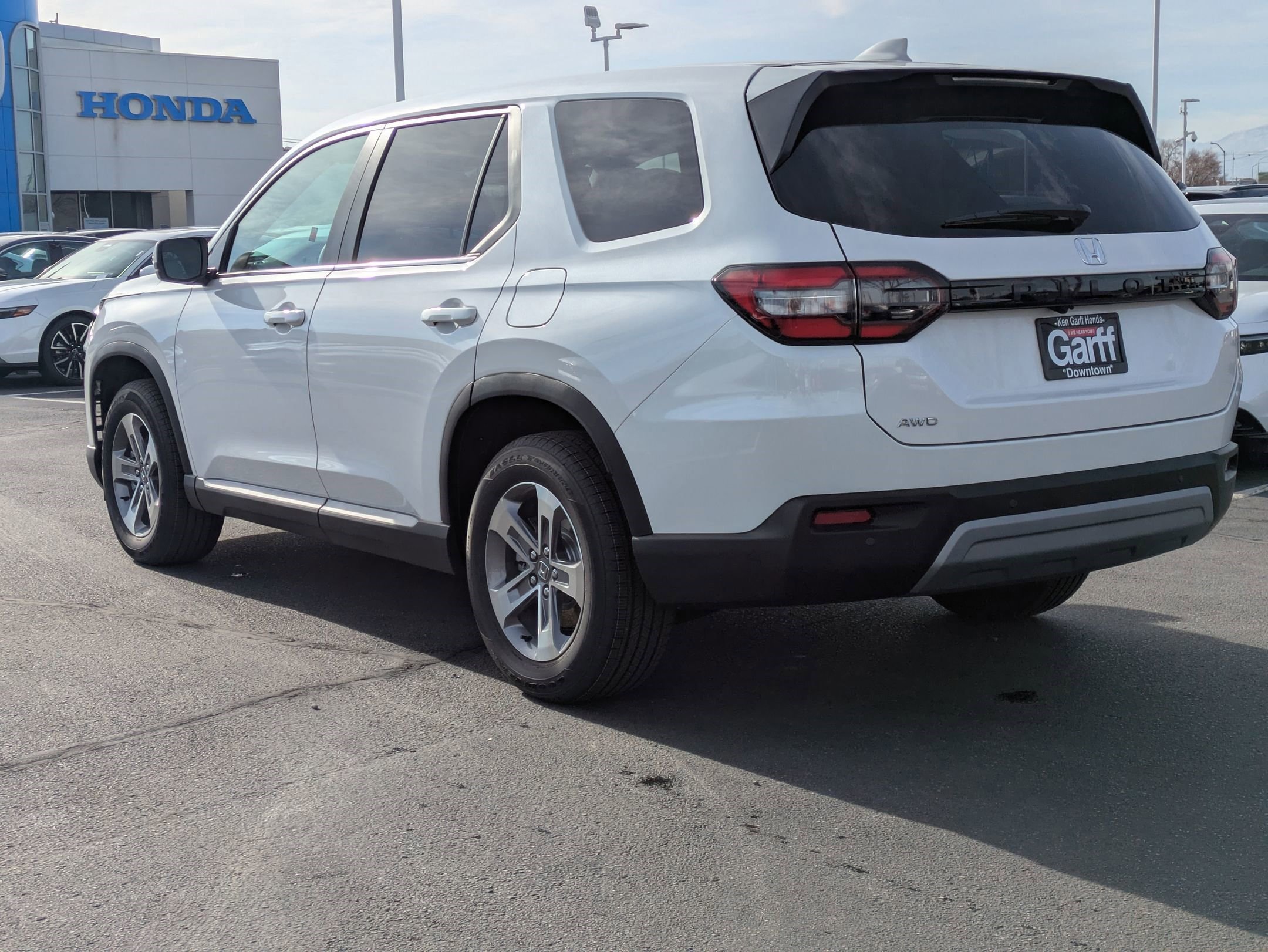 2025 Honda Pilot EX-L photo 5