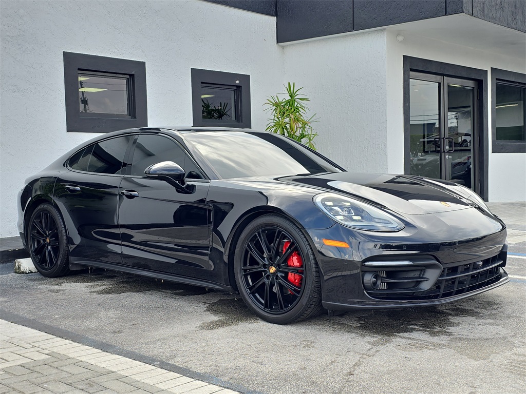 2023 Porsche Panamera Platinum photo 2