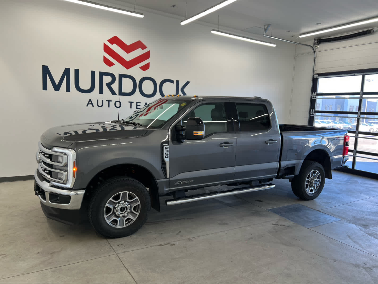2025 Ford F-350 Super Duty Lariat's photo