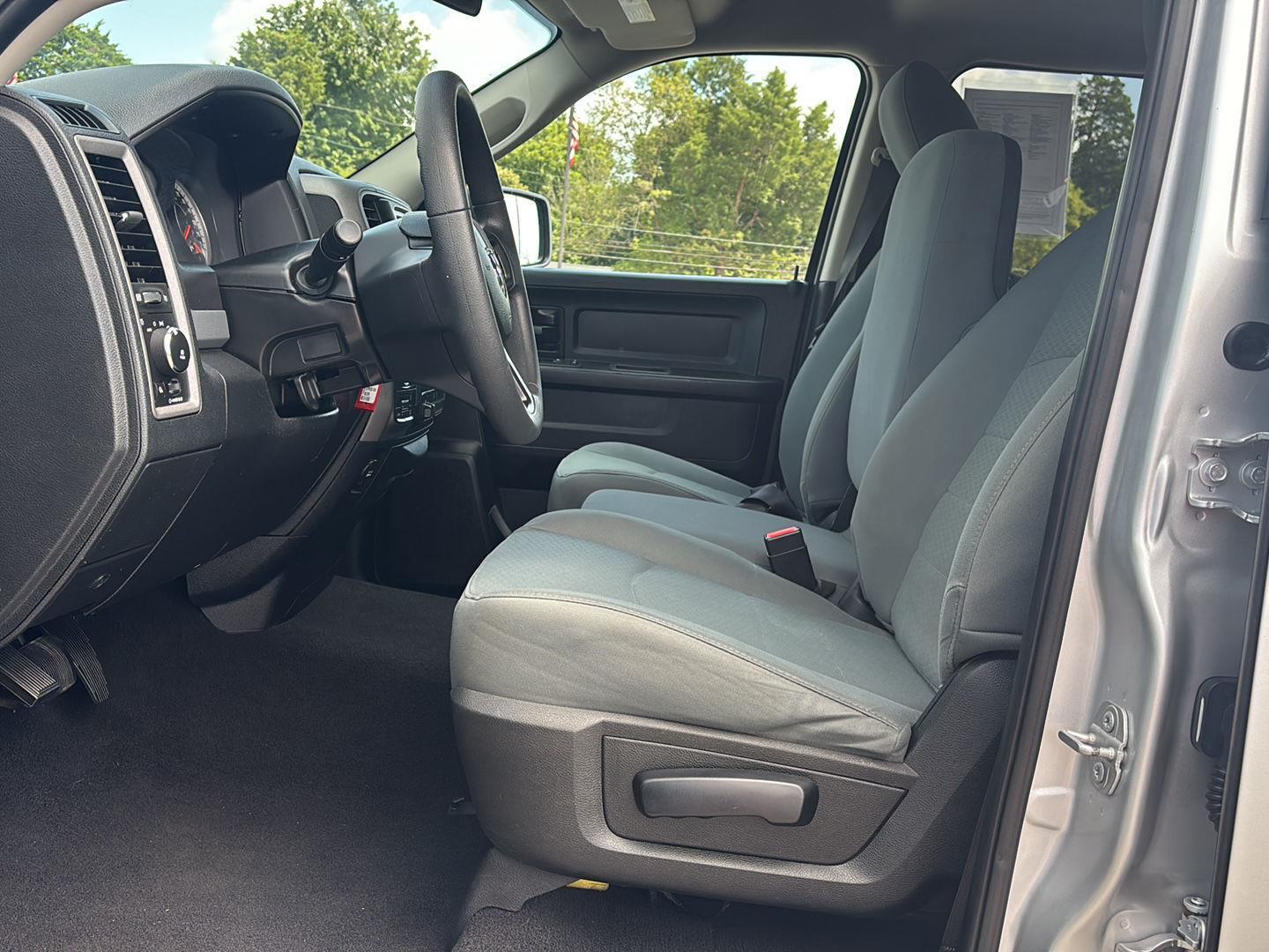 2018 Ram 1500 Express photo 16