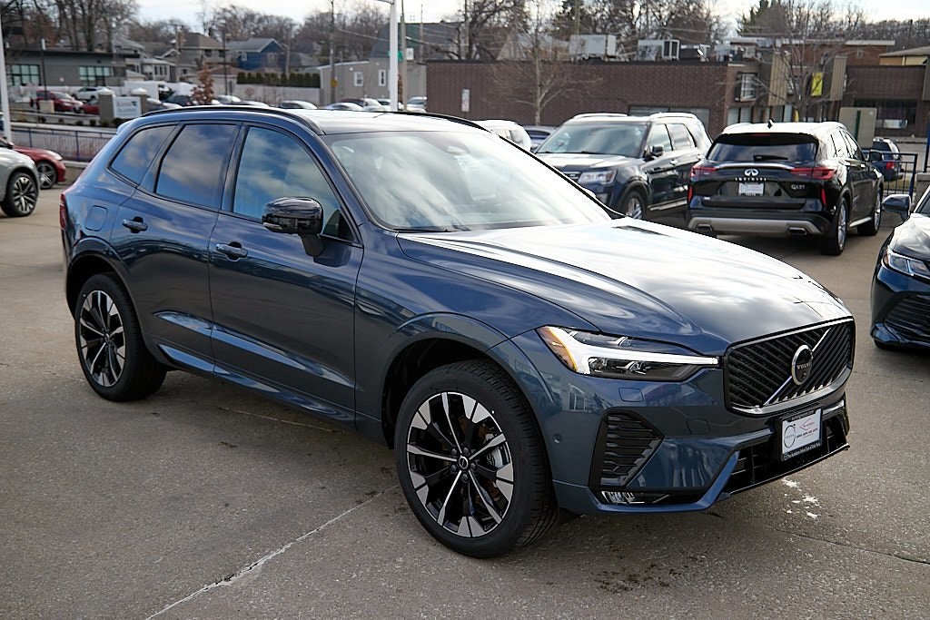 2026 VOLVO XC60 - Image 3