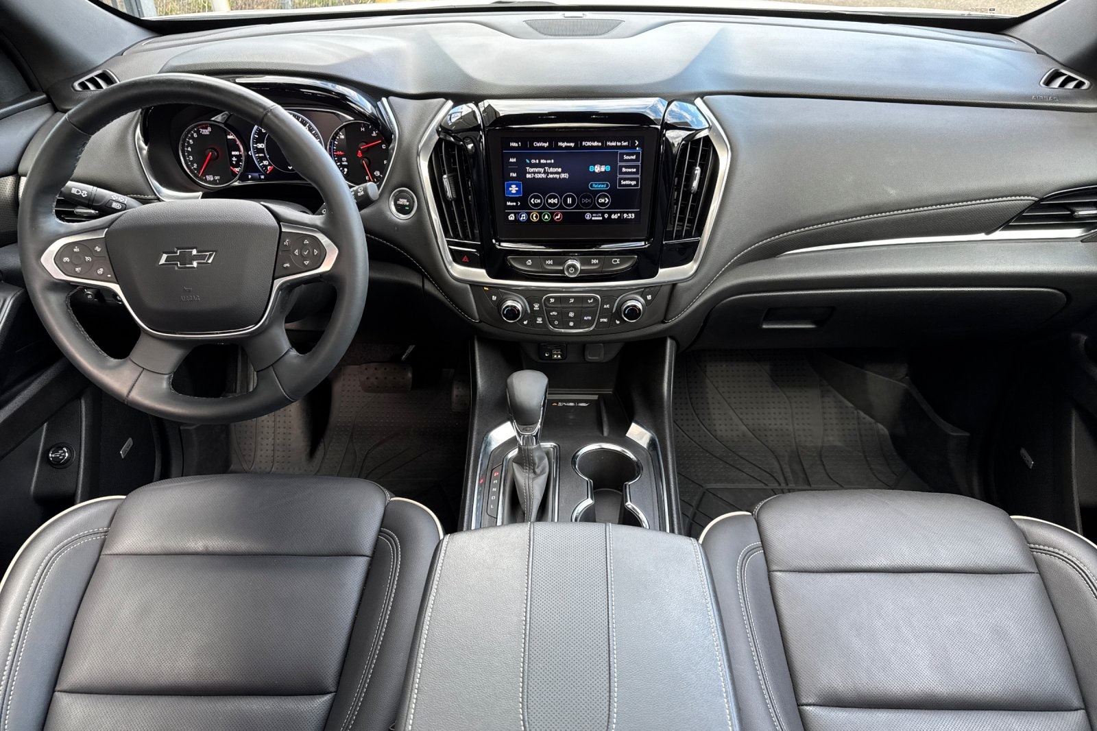 2024 Chevrolet Traverse Premier photo 13