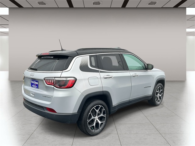 2024 Jeep Compass Limited photo 3
