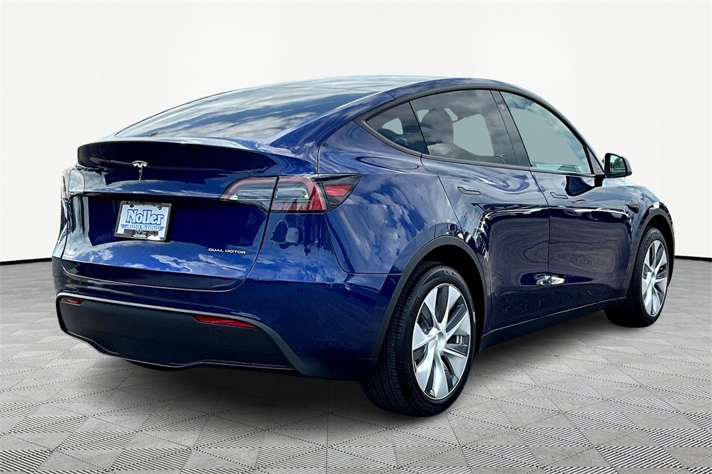 Used 2023 Tesla Model Y Long Range with VIN 7SAYGDEE5PA129163 for sale in Lawrence, KS