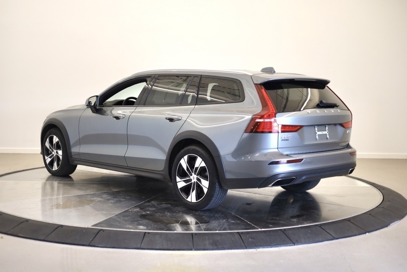 2020 Volvo V60 Cross Country T5 AWD photo 4