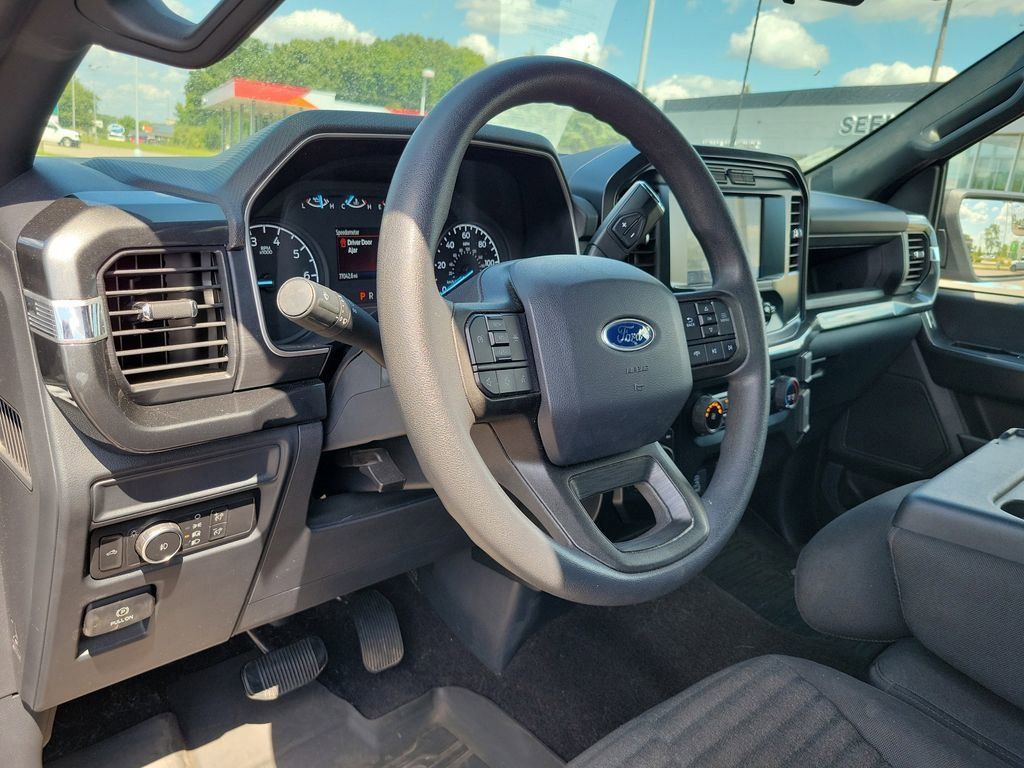 2022 Ford F-150 XL photo 9