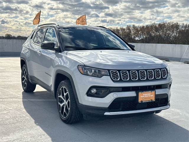 2024 Jeep Compass Limited photo 2