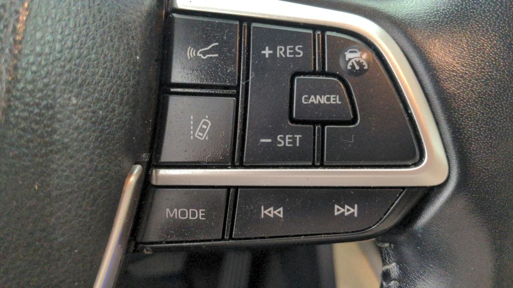 2023 Toyota Highlander L photo 24