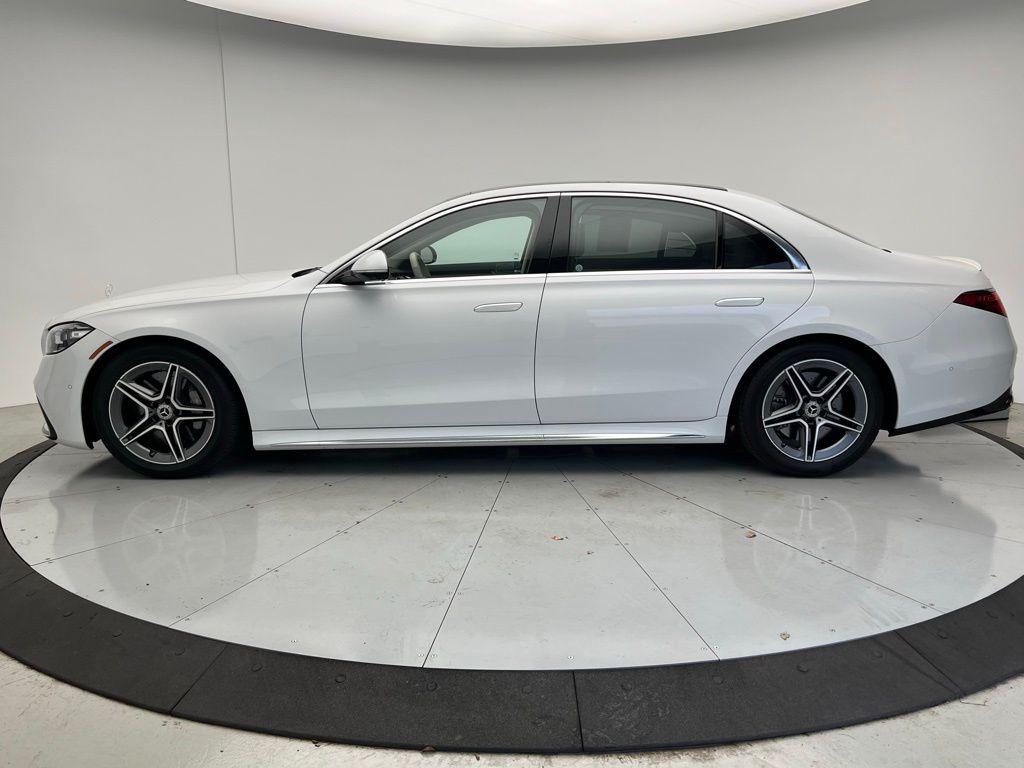 2024 Mercedes Benz S 580 4MATIC photo 2