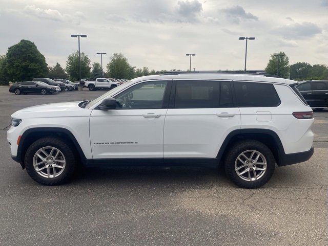 2021 Jeep Grand Cherokee Laredo photo 4
