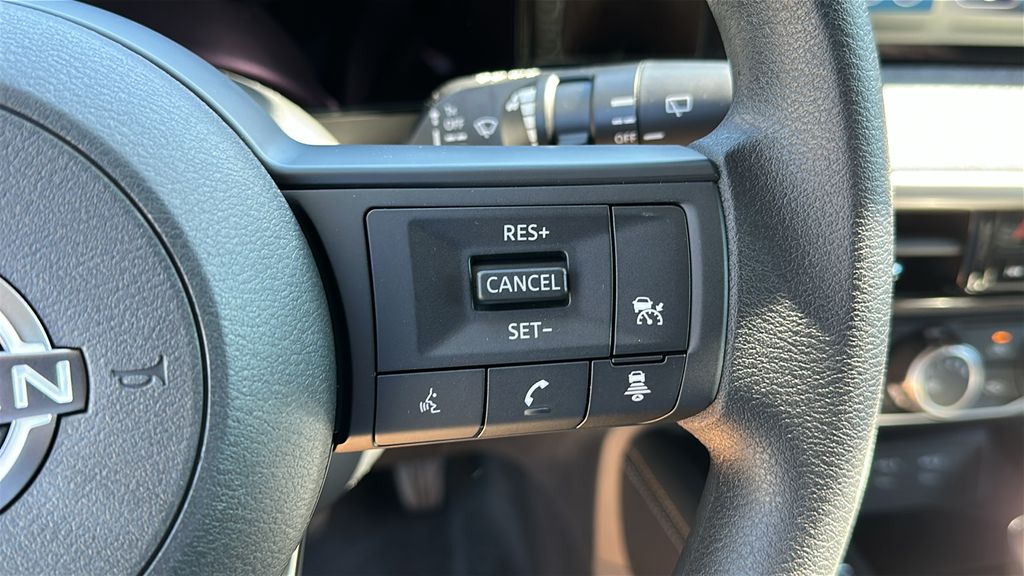 2025 Nissan Kicks SV photo 13