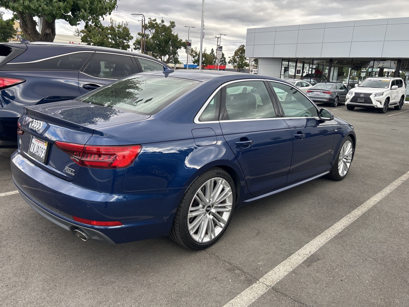 2017 Audi A4 2.0T Premium Plus photo 2