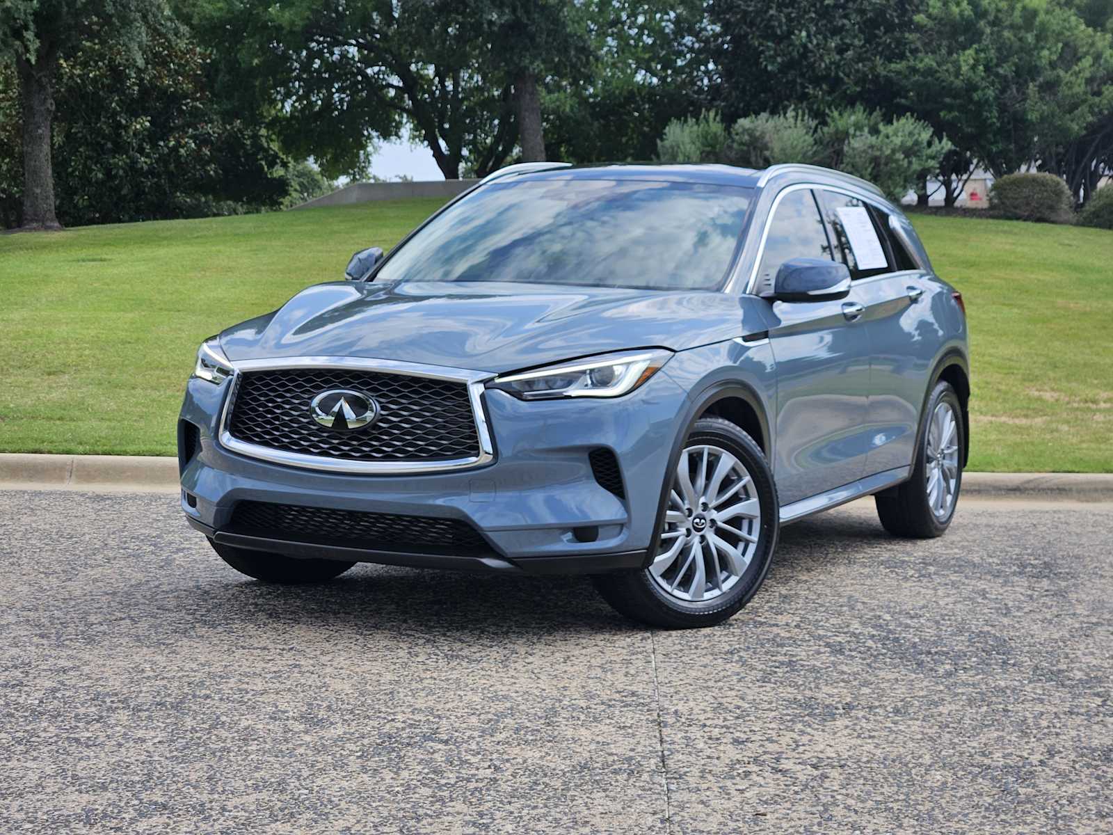 2025 INFINITI QX50 LUXE