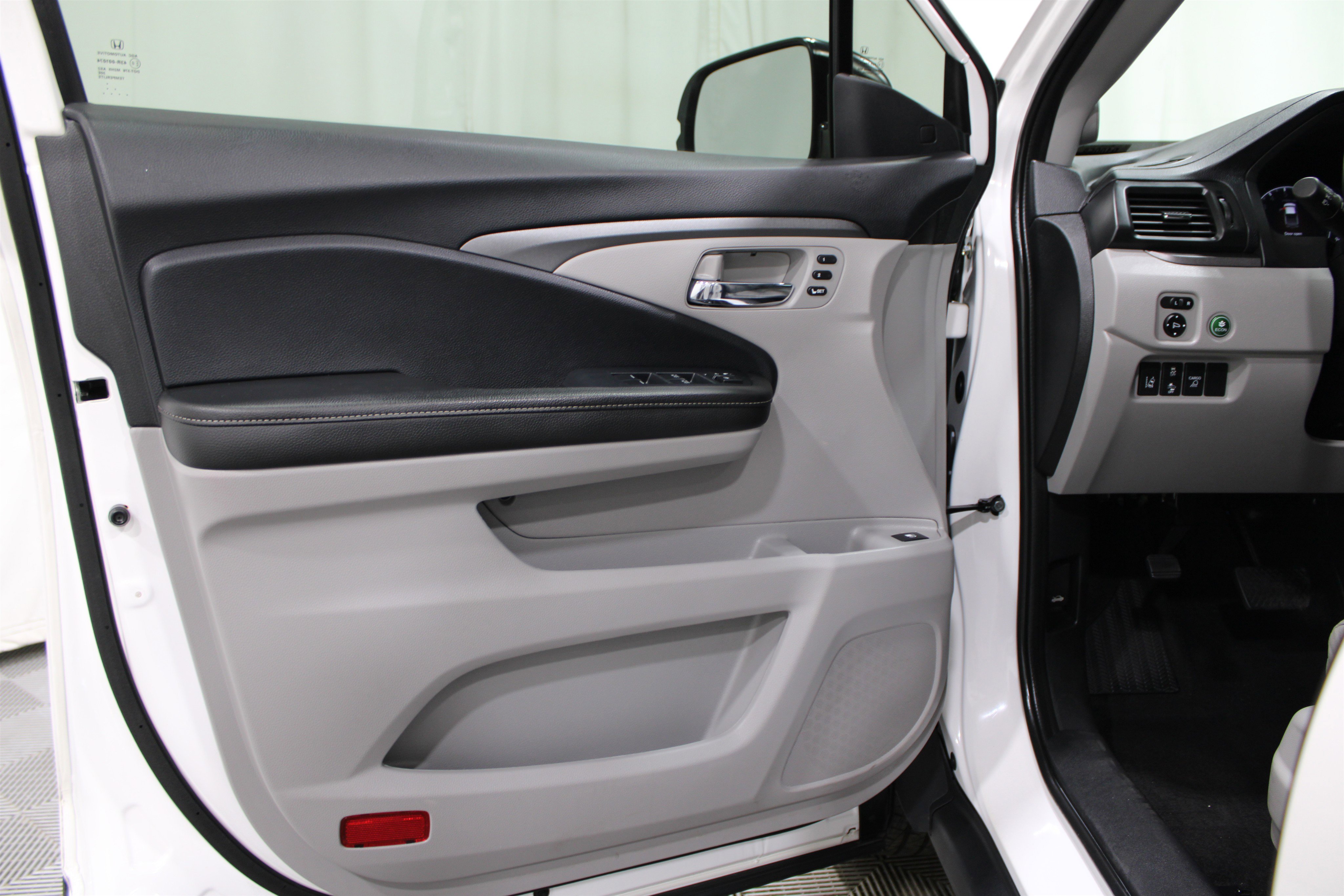 2024 Honda Ridgeline RTL photo 6