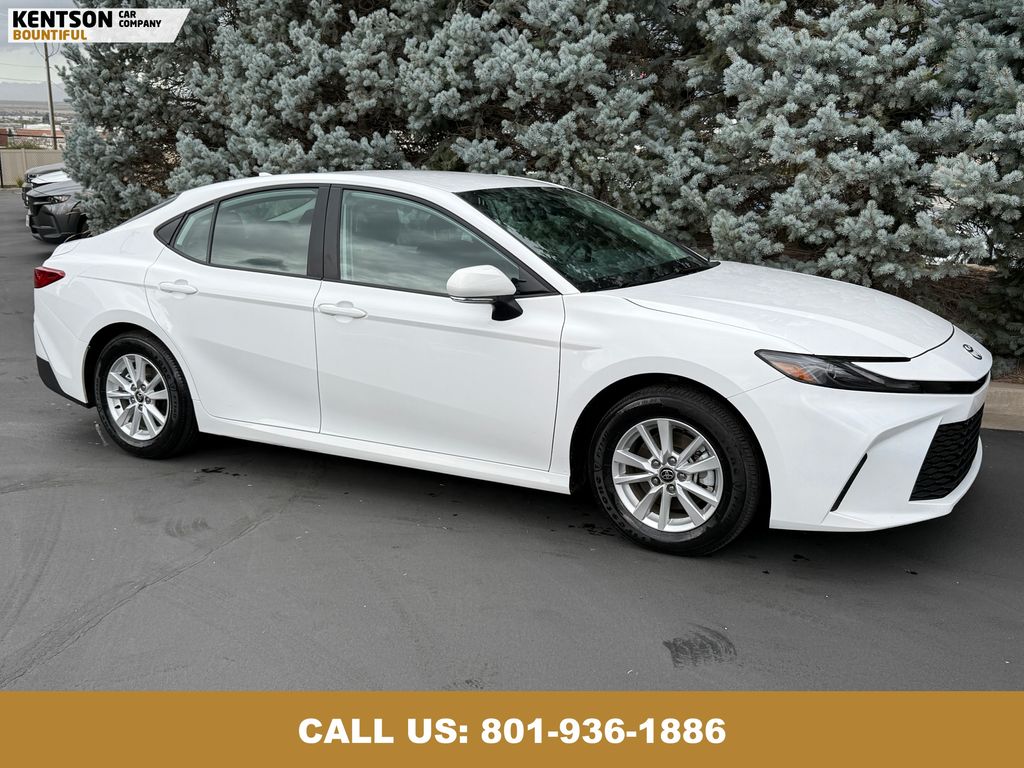 2025 Toyota Camry LE photo 10