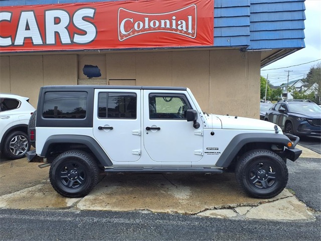 2016 Jeep Wrangler Unlimited Sport photo 2