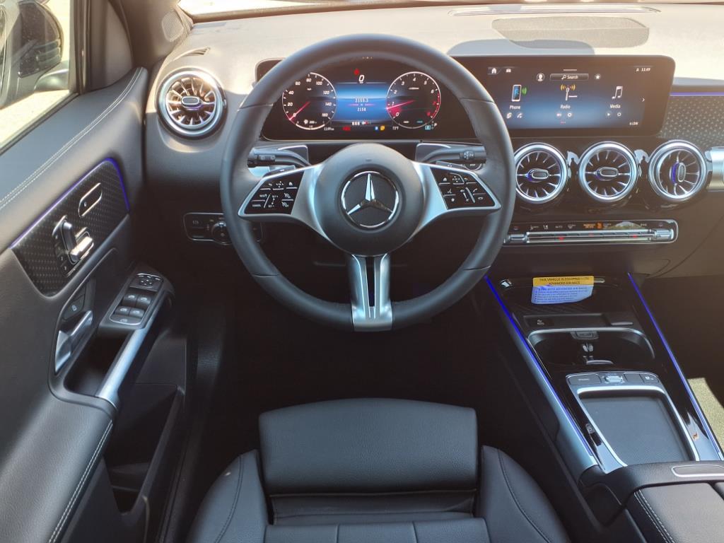 2025 Mercedes Benz GLB 250 photo 11