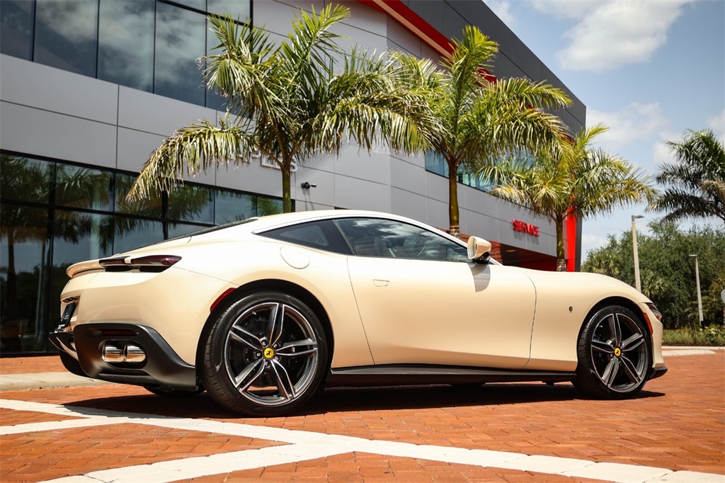 Certified Used 2022 Sabbia Del Deserto Ferrari Base image 22