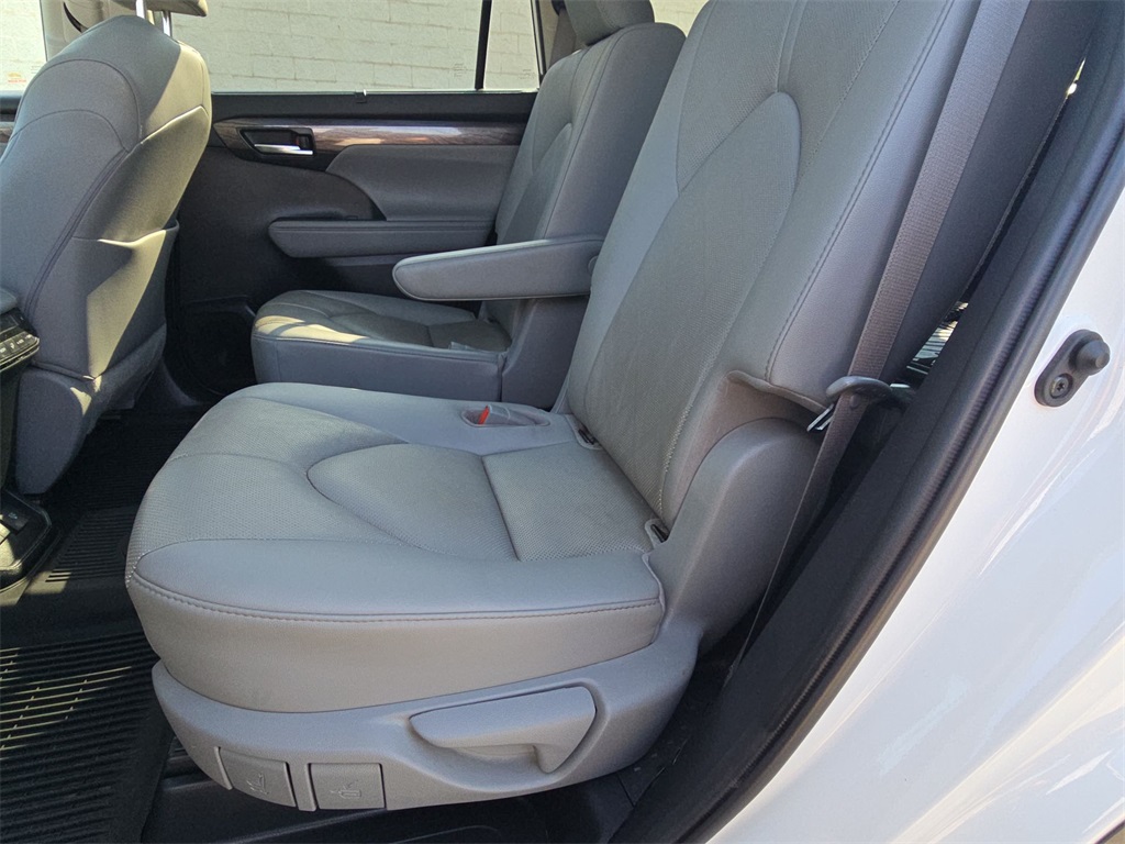 2020 Toyota Highlander Platinum photo 23