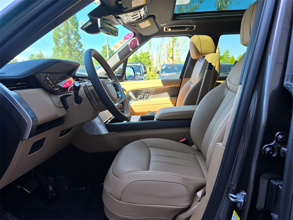 2025 Land Rover Range Rover SE photo 21
