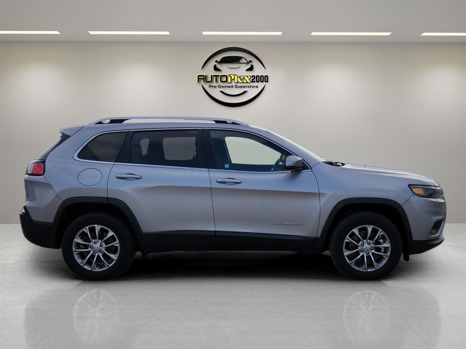 2021 Jeep Cherokee Latitude Lux photo 3
